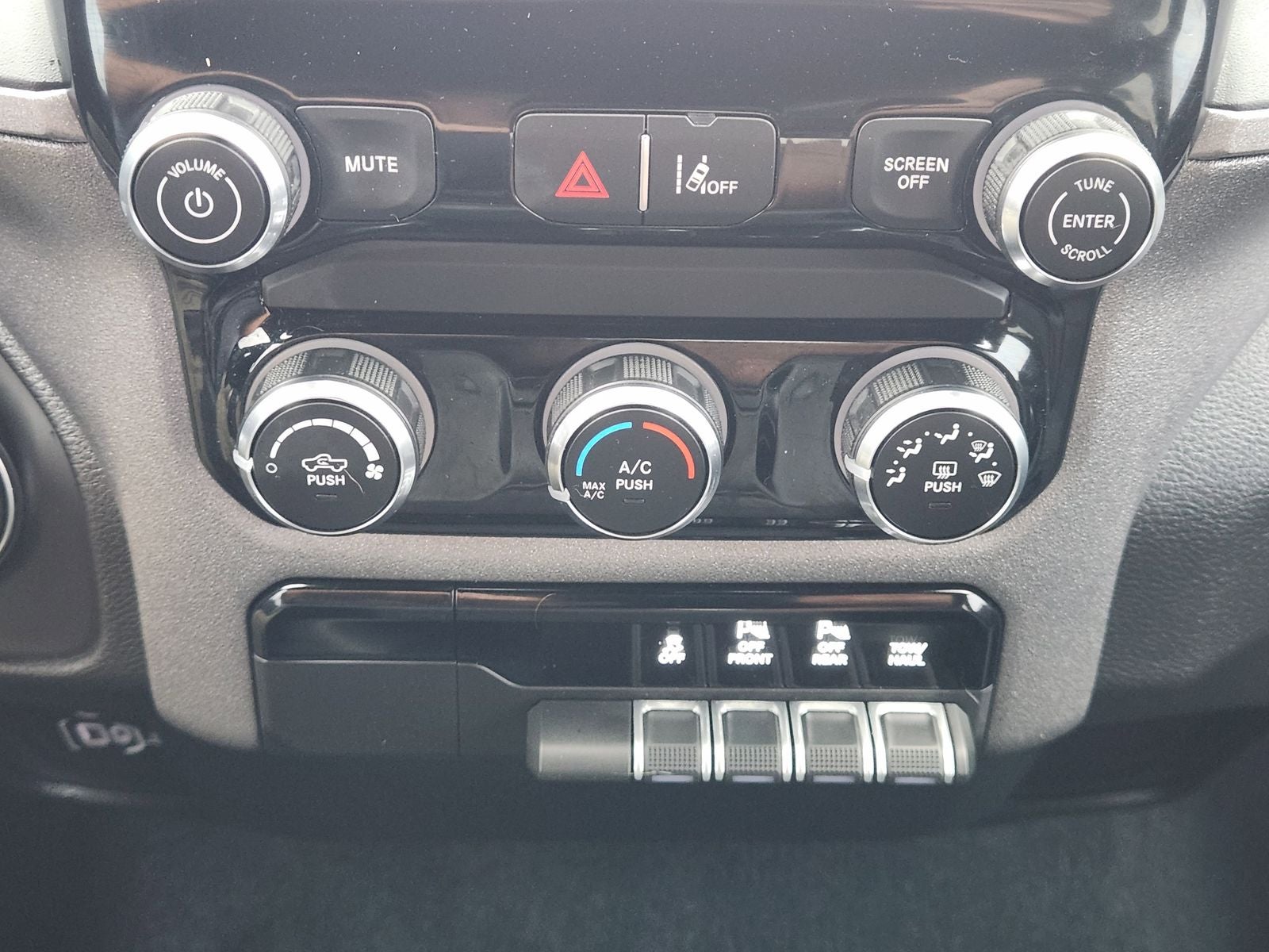 2025 RAM Ram 1500 Tradesman Crew Cab 4x2 5'7' Box