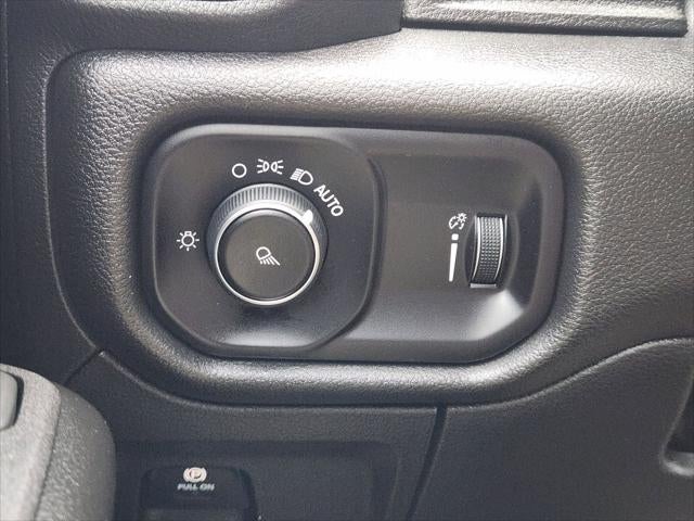 2025 RAM Ram 1500 Tradesman Crew Cab 4x2 5'7' Box