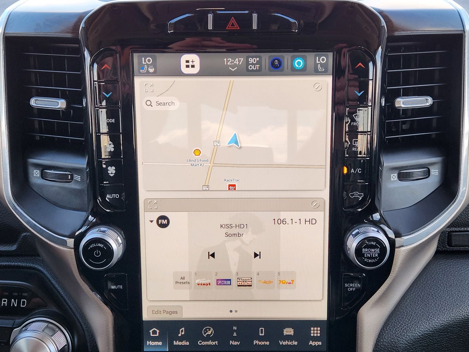 2022 RAM Ram 1500 Laramie Crew Cab 4x2 5'7' Box