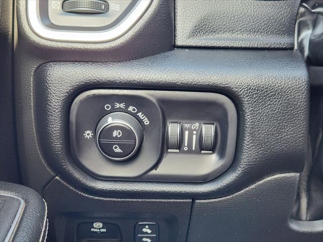 2022 RAM Ram 1500 Laramie Crew Cab 4x2 5'7' Box