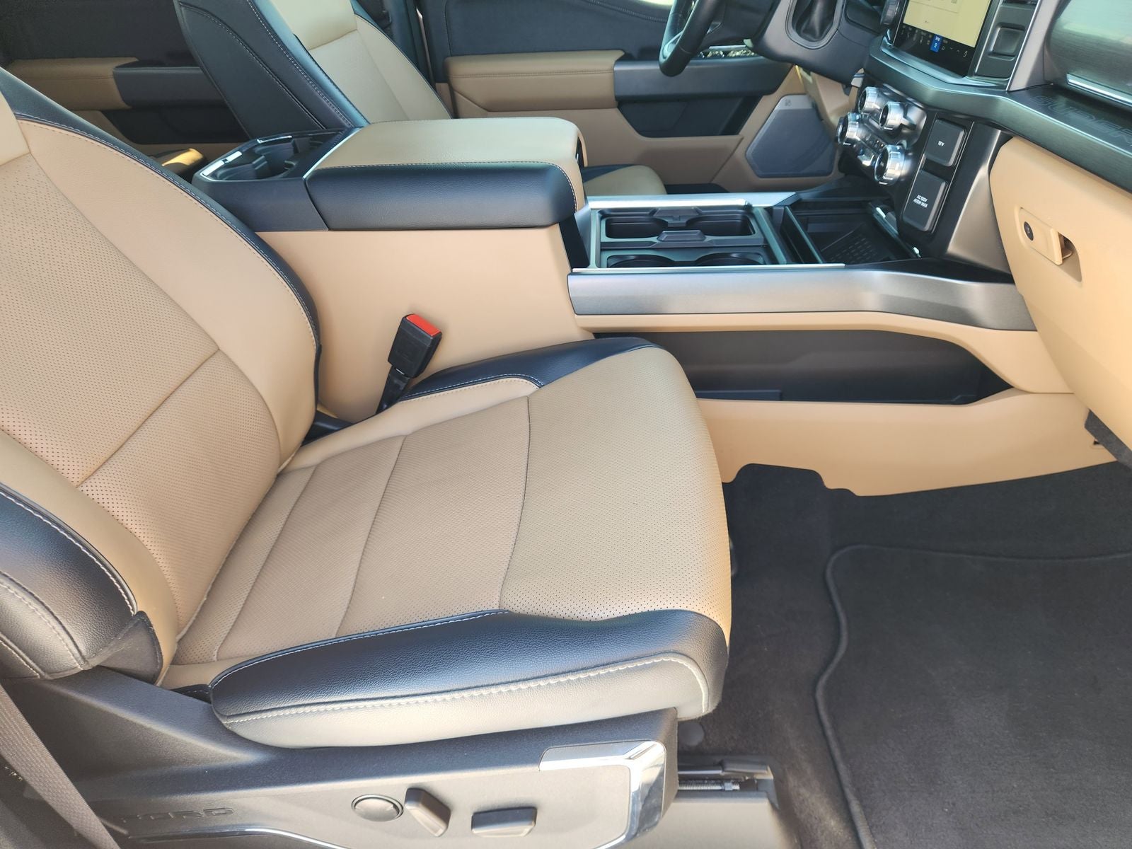 2023 Ford F-350 LARIAT