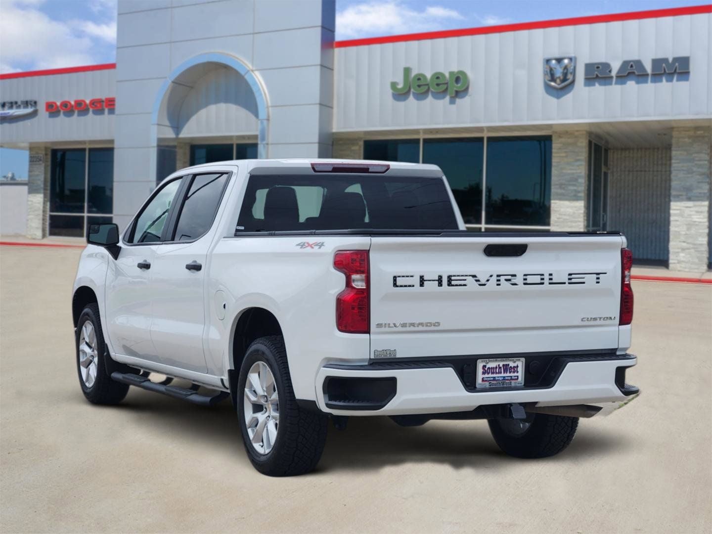 2025 Chevrolet Silverado 1500 4WD Crew Cab Short Bed Custom