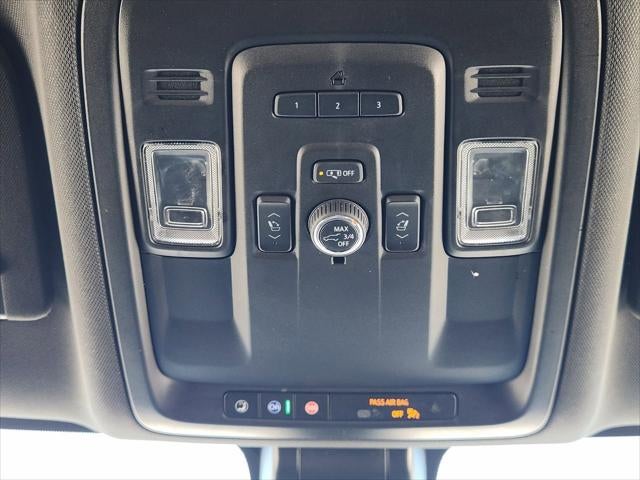 2022 Chevrolet Suburban 2WD Premier