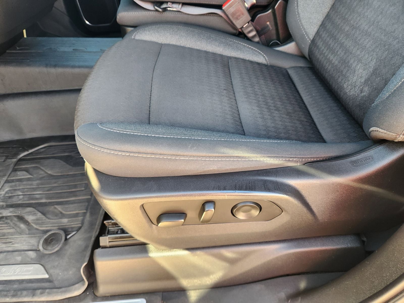 2023 GMC Sierra 1500 4WD Crew Cab Short Box Elevation with 3SB