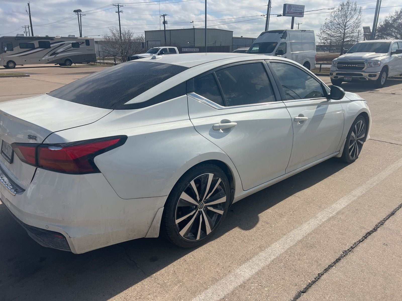 2022 Nissan Altima SR FWD