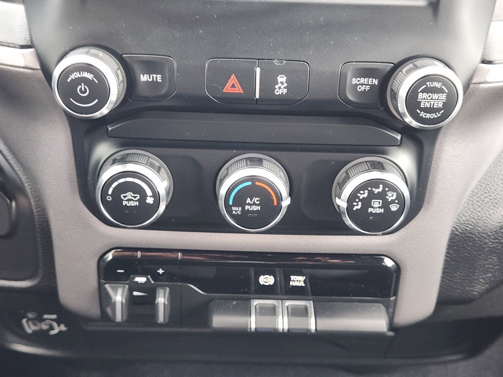 2024 RAM Ram 3500 Big Horn Crew Cab 4x4 8' Box