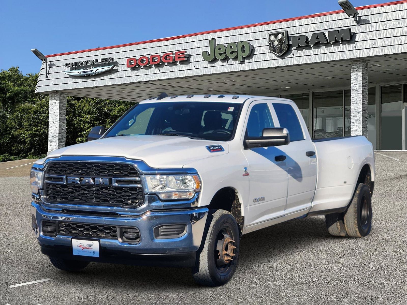 2022 RAM Ram 3500 Tradesman Crew Cab 4x4 8' Box