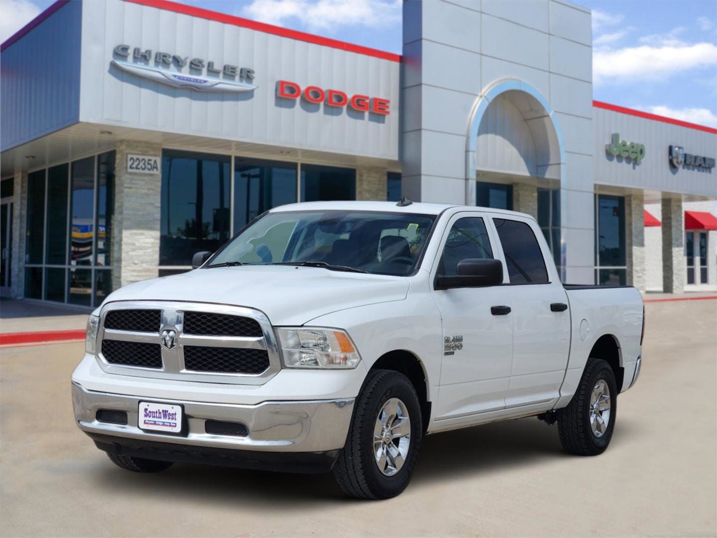 2023 RAM 1500 Classic SLT Crew Cab 4x4 5'7' Box