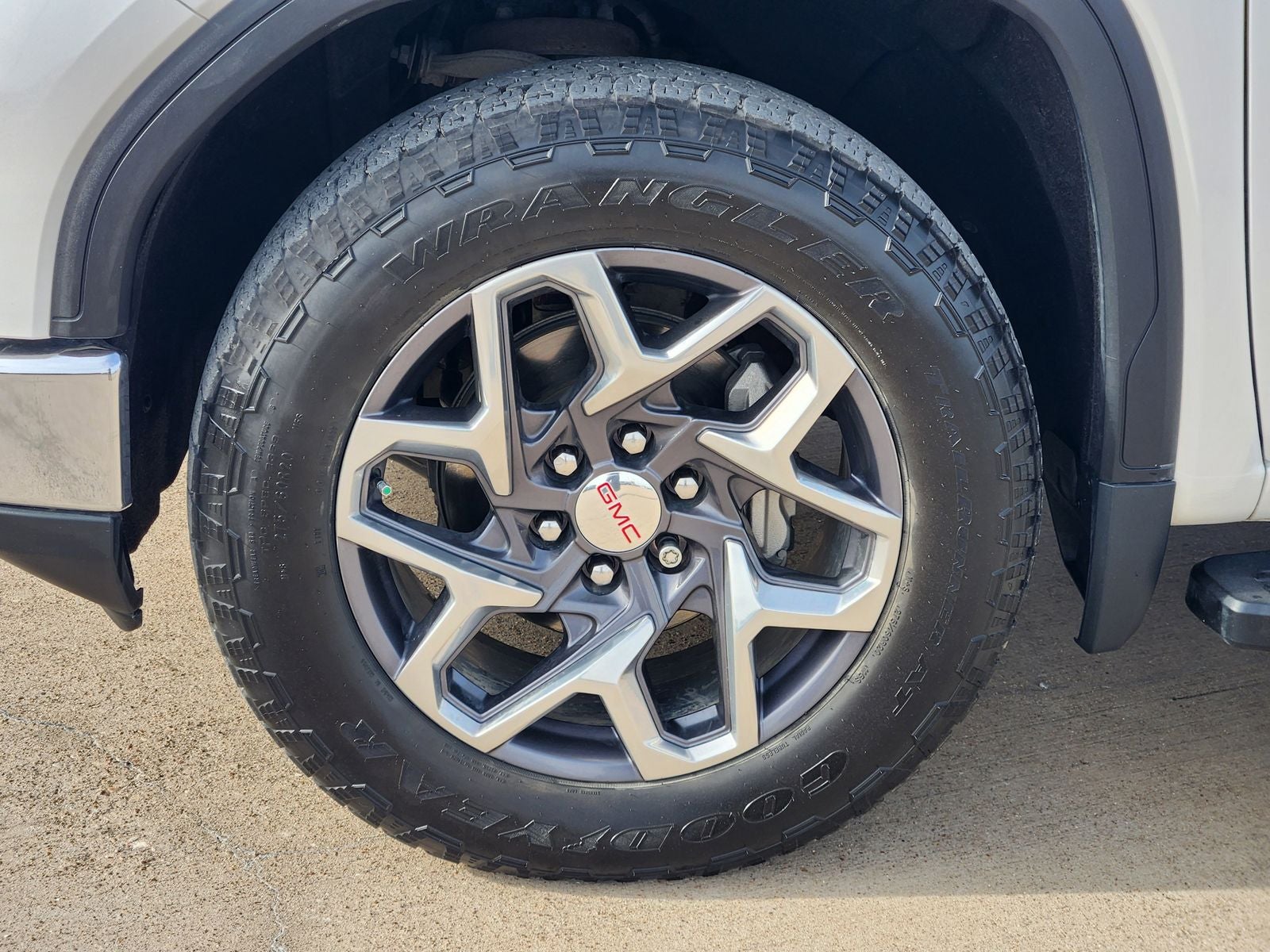 2022 GMC Sierra 1500 4WD Crew Cab Short Box SLT