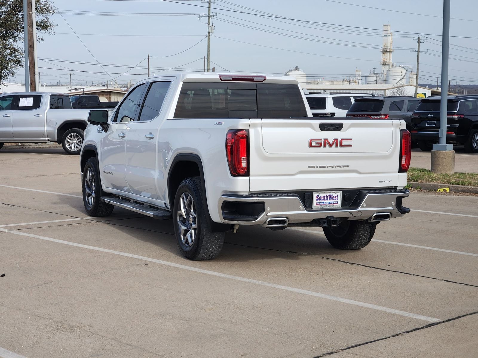 2022 GMC Sierra 1500 4WD Crew Cab Short Box SLT
