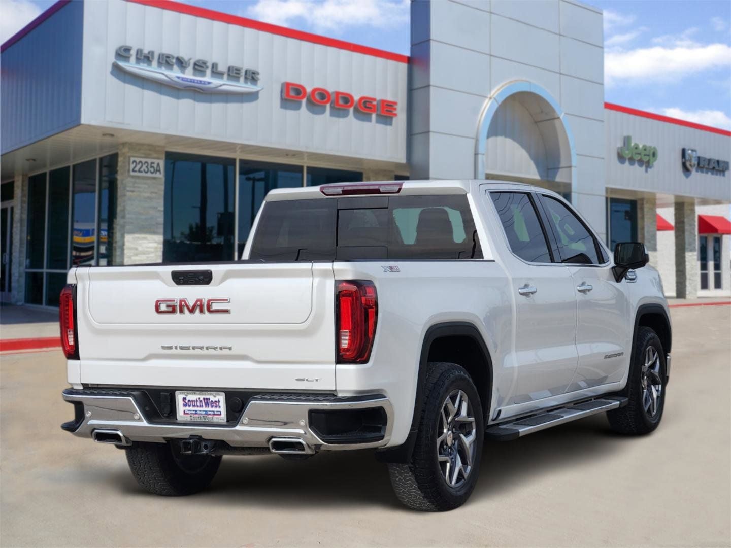 2022 GMC Sierra 1500 4WD Crew Cab Short Box SLT
