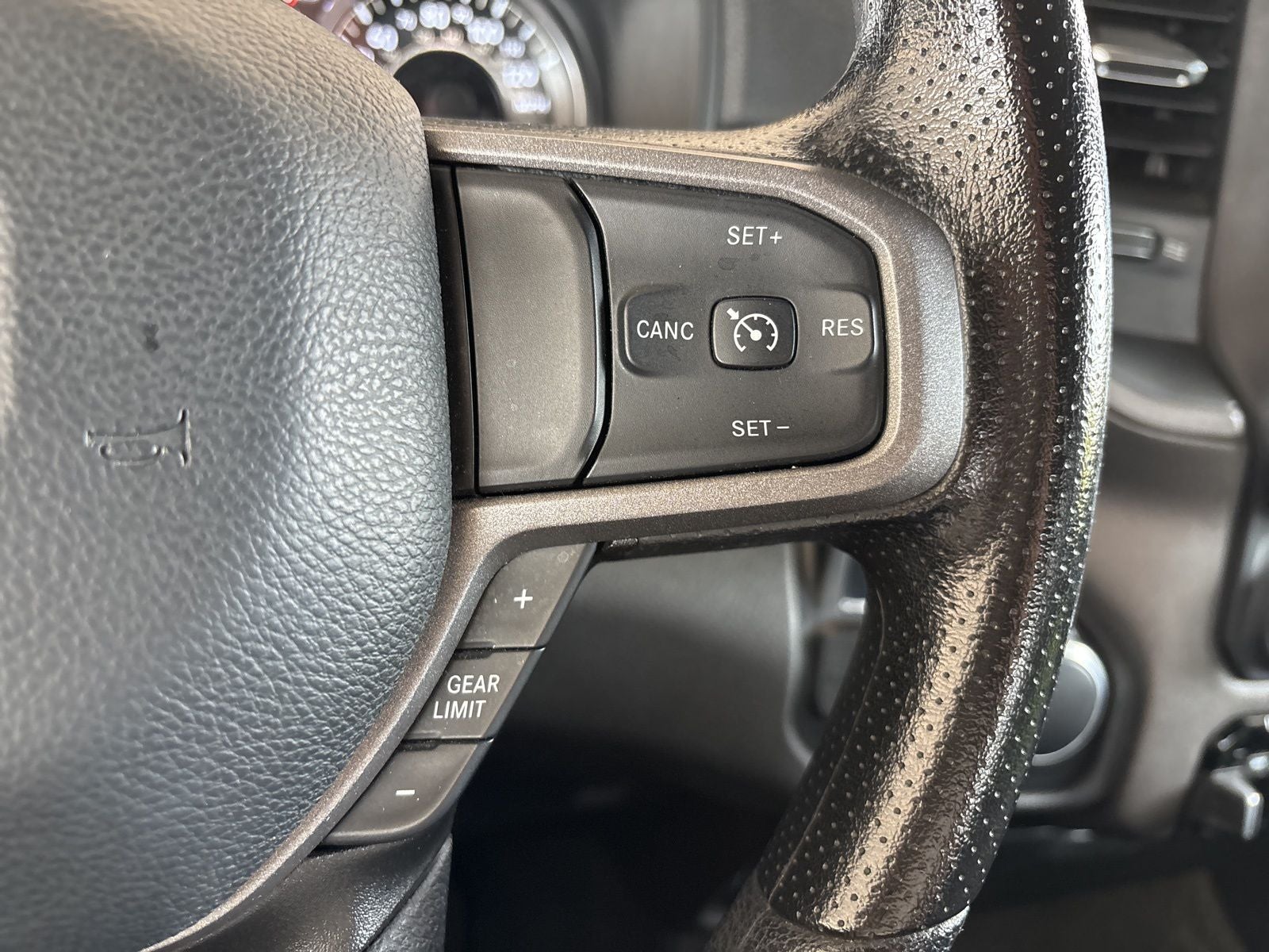 2022 RAM Ram 1500 Tradesman Crew Cab 4x2 6'4' Box