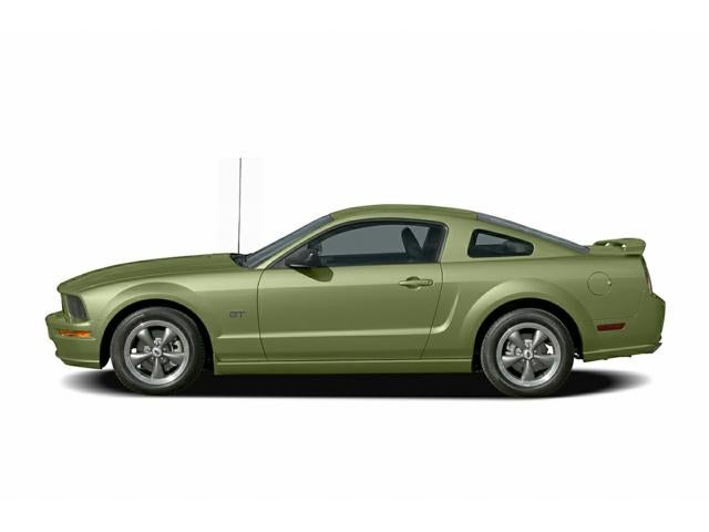 2005 Ford Mustang GT Deluxe