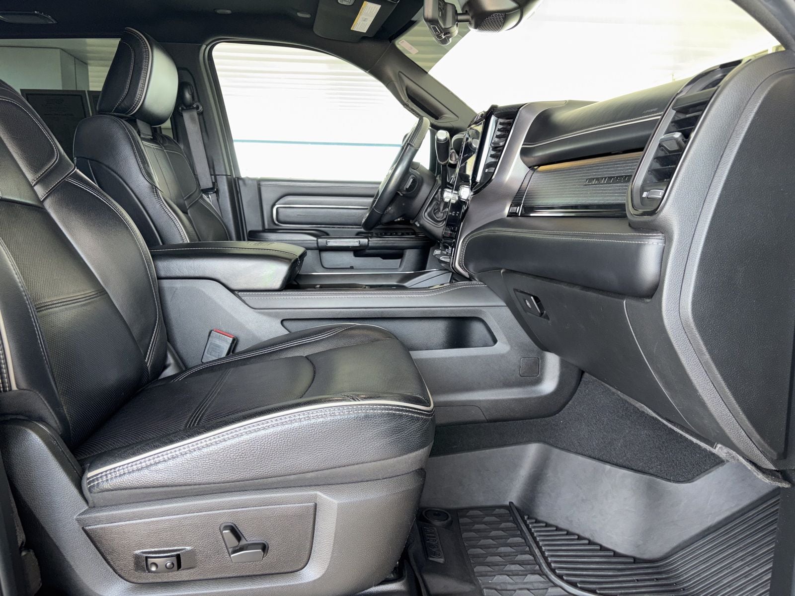 2022 RAM Ram 2500 Limited Mega Cab 4x4 6'4' Box