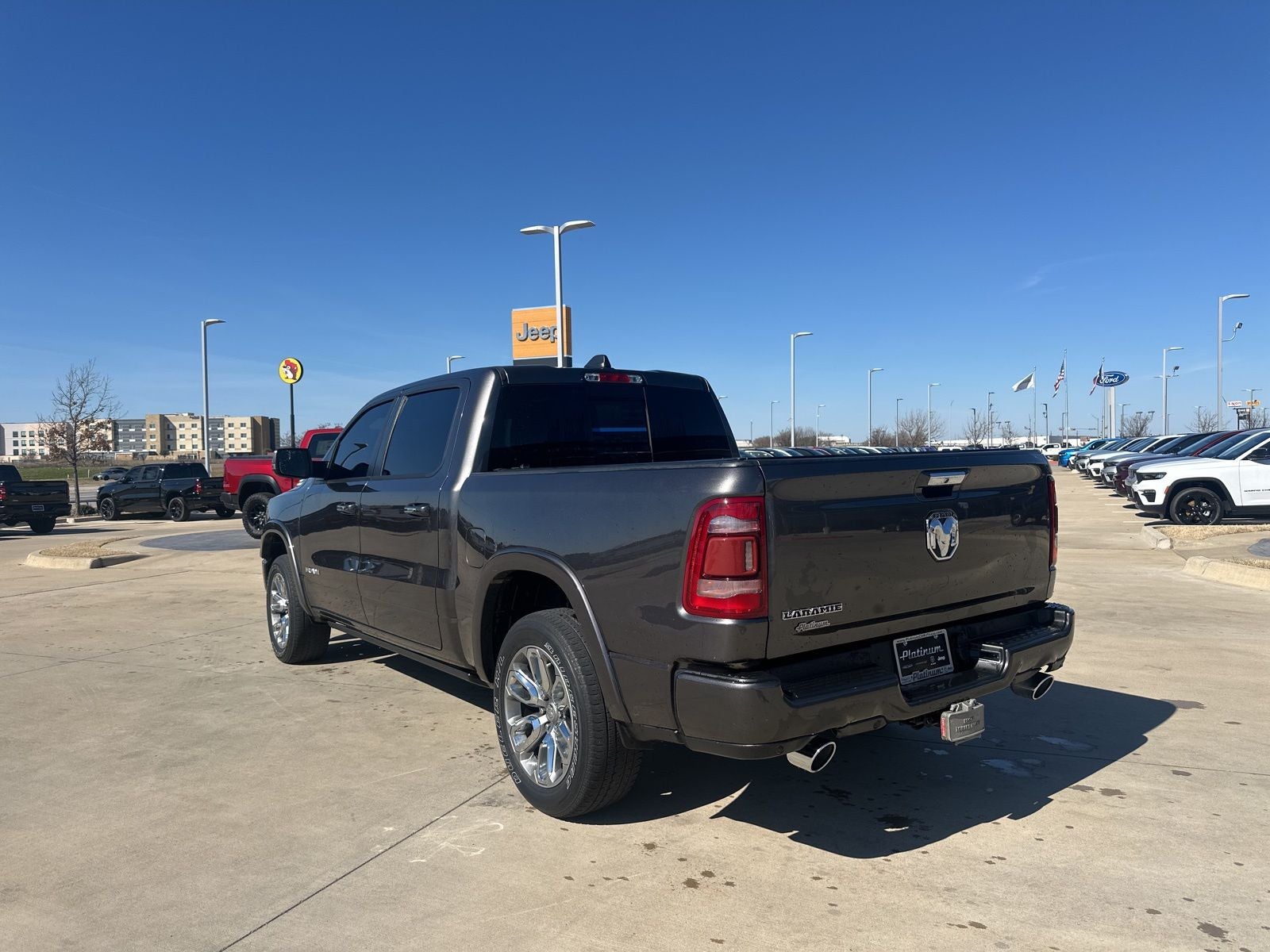 2022 RAM Ram 1500 Laramie Crew Cab 4x2 5'7' Box