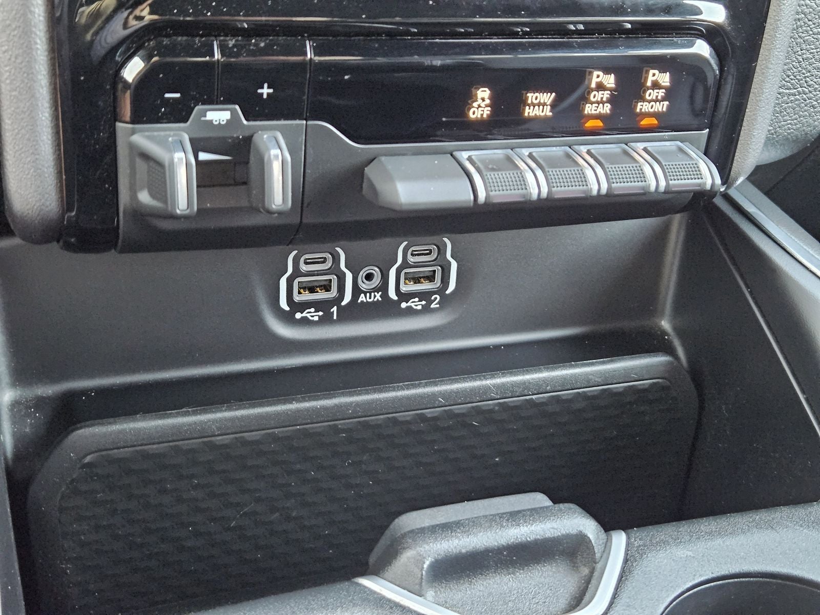 2023 RAM Ram 1500 Laramie Crew Cab 4x4 5'7' Box