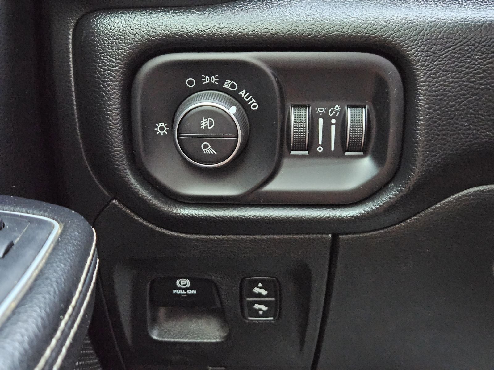 2020 RAM Ram 1500 Laramie Crew Cab 4x4 5'7' Box