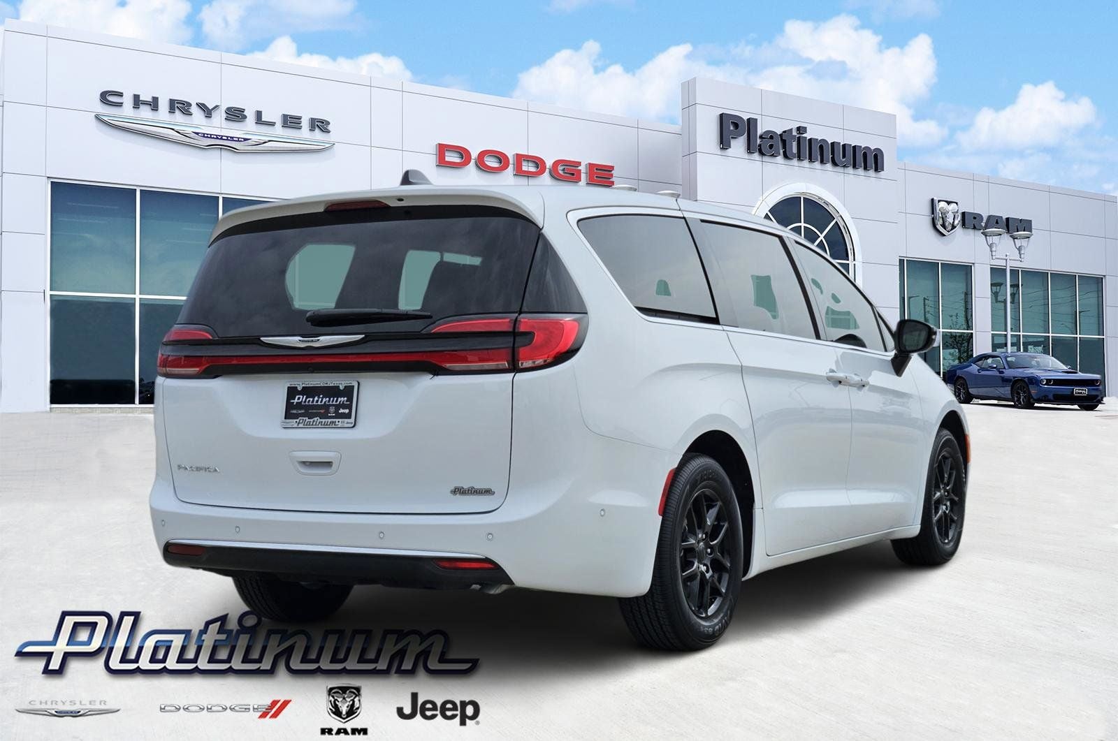 2025 Chrysler Pacifica Select