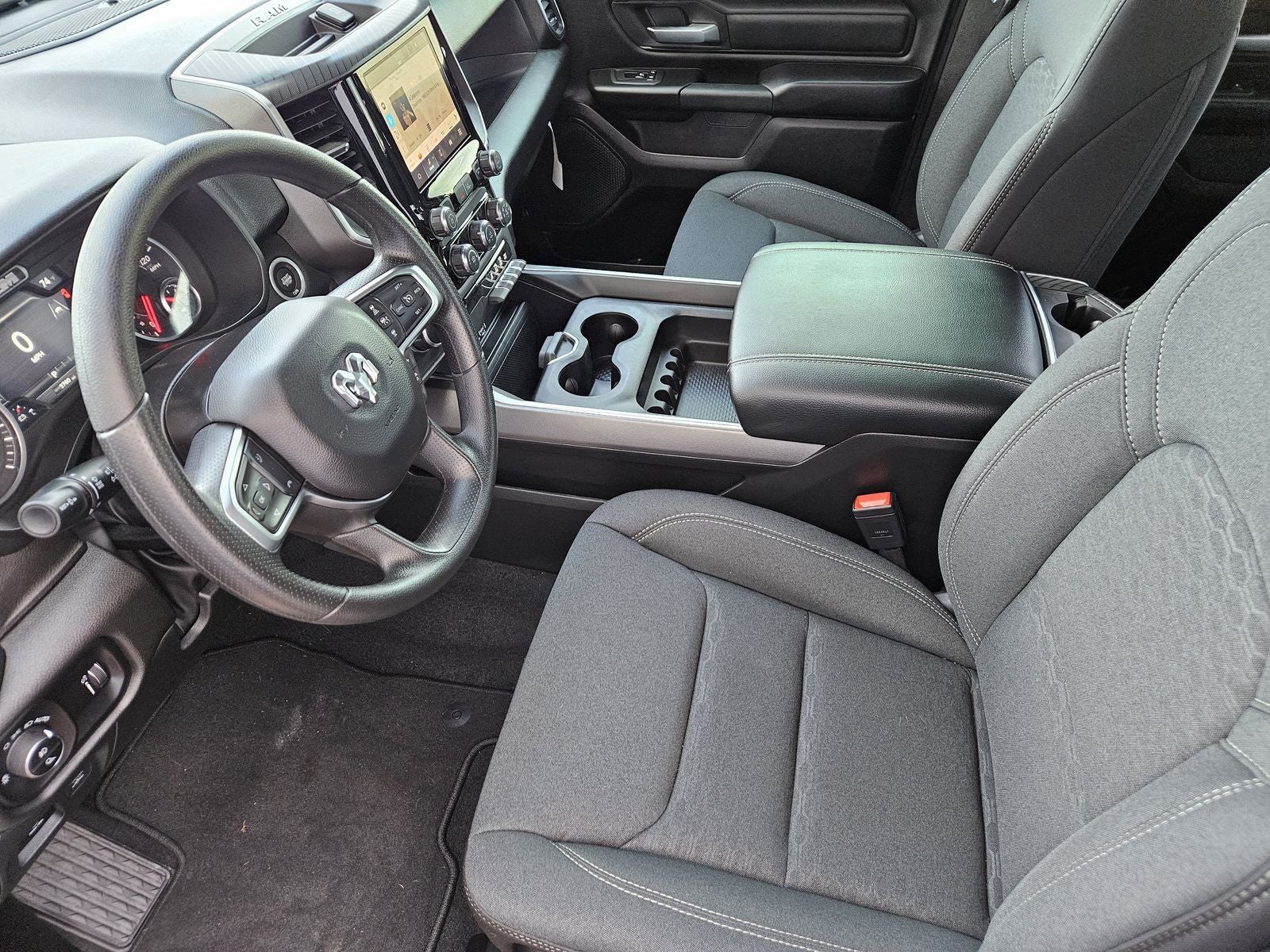 2026 RAM Ram 1500 Express Crew Cab 4x4 5'7' Box