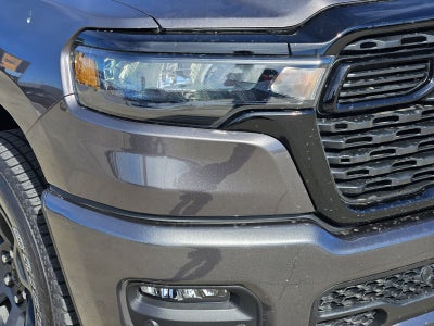 2026 RAM Ram 1500 Express Crew Cab 4x4 5'7' Box