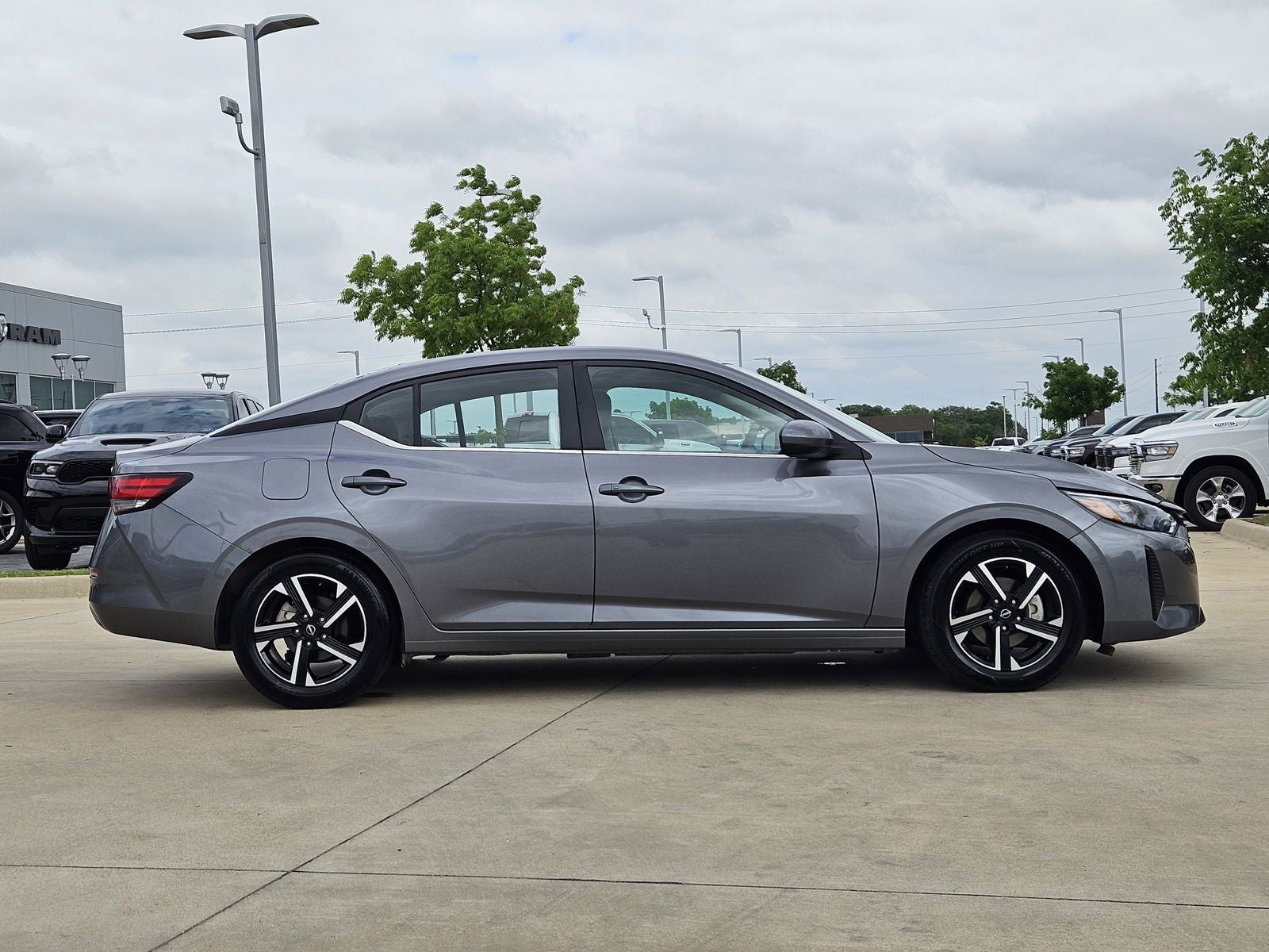 2024 Nissan Sentra SV Xtronic CVT