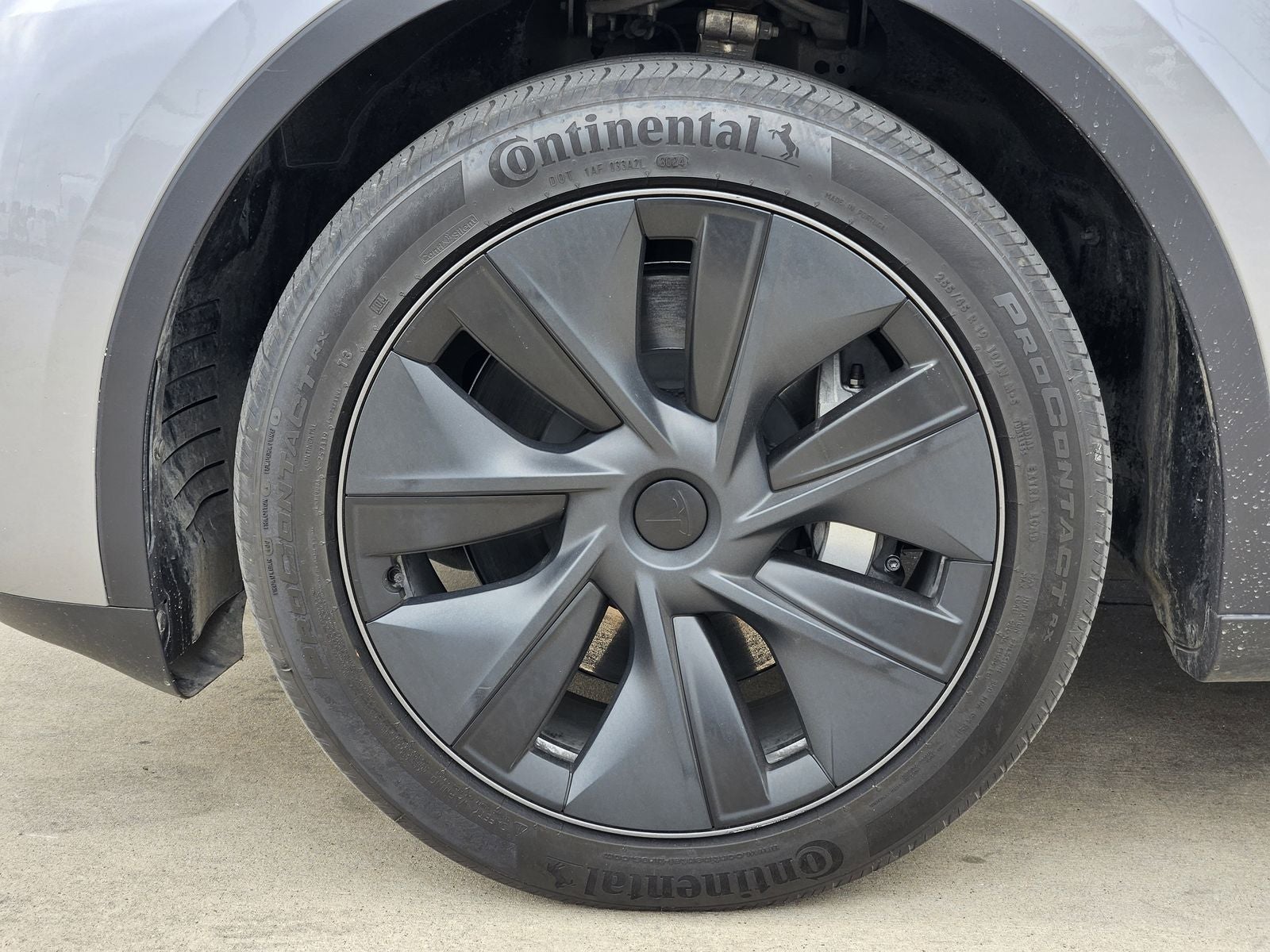 2025 Tesla Model Y Long Range Dual Motor Rear-Wheel Drive