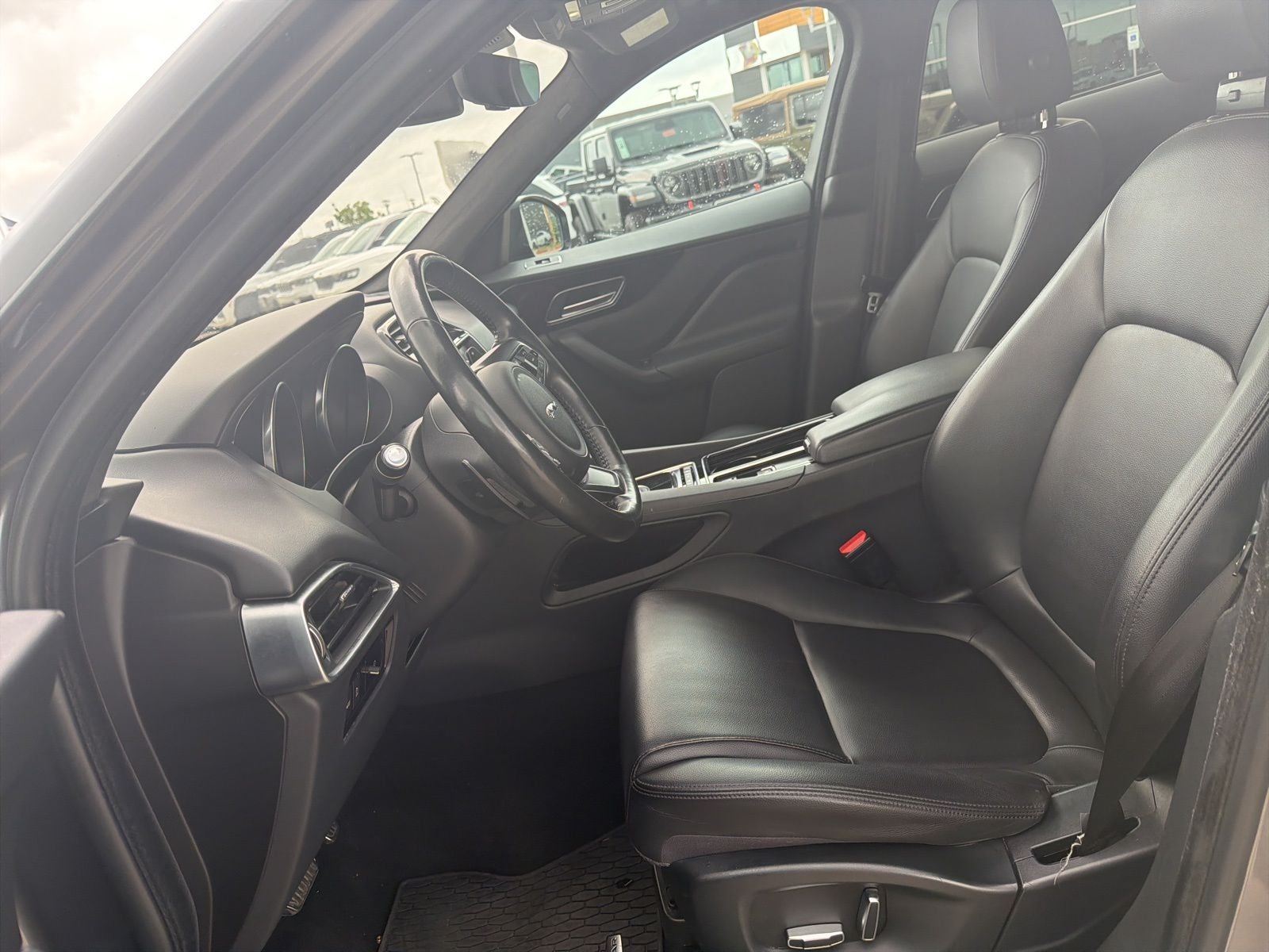 2019 Jaguar F-PACE 25t Premium