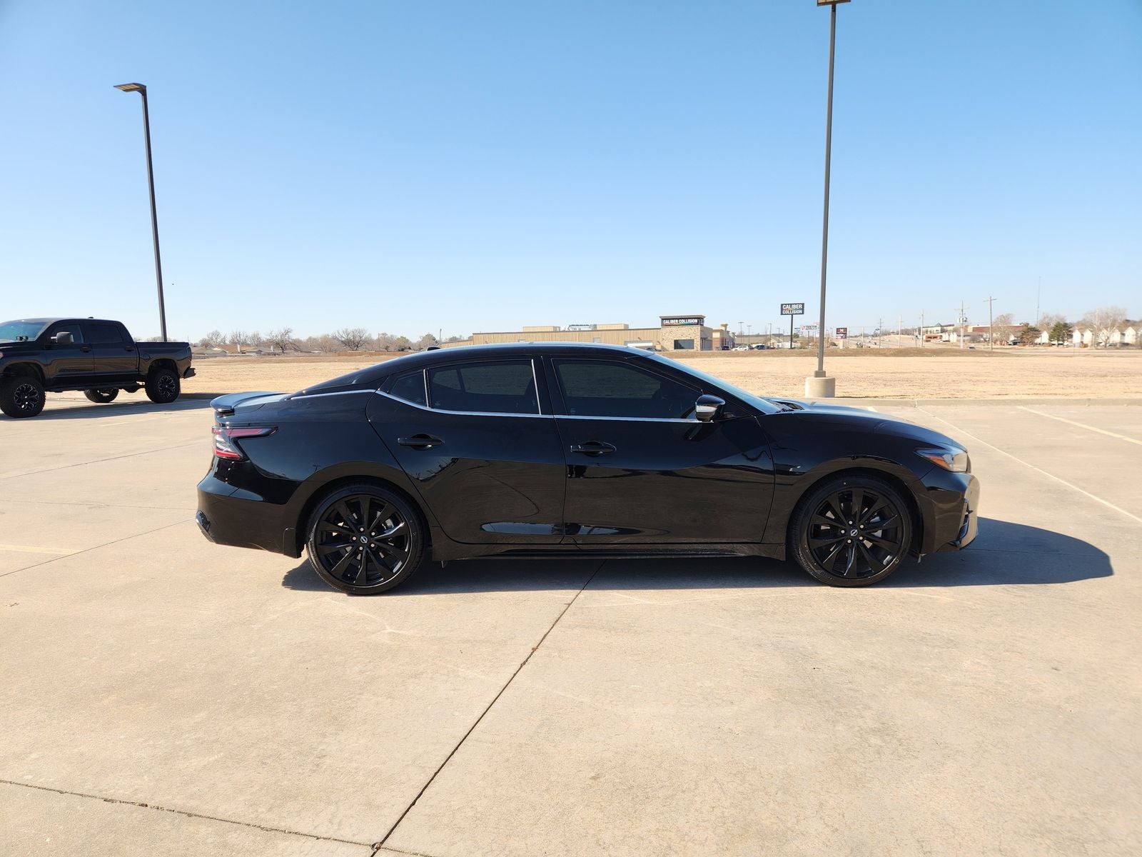 2023 Nissan Maxima SR