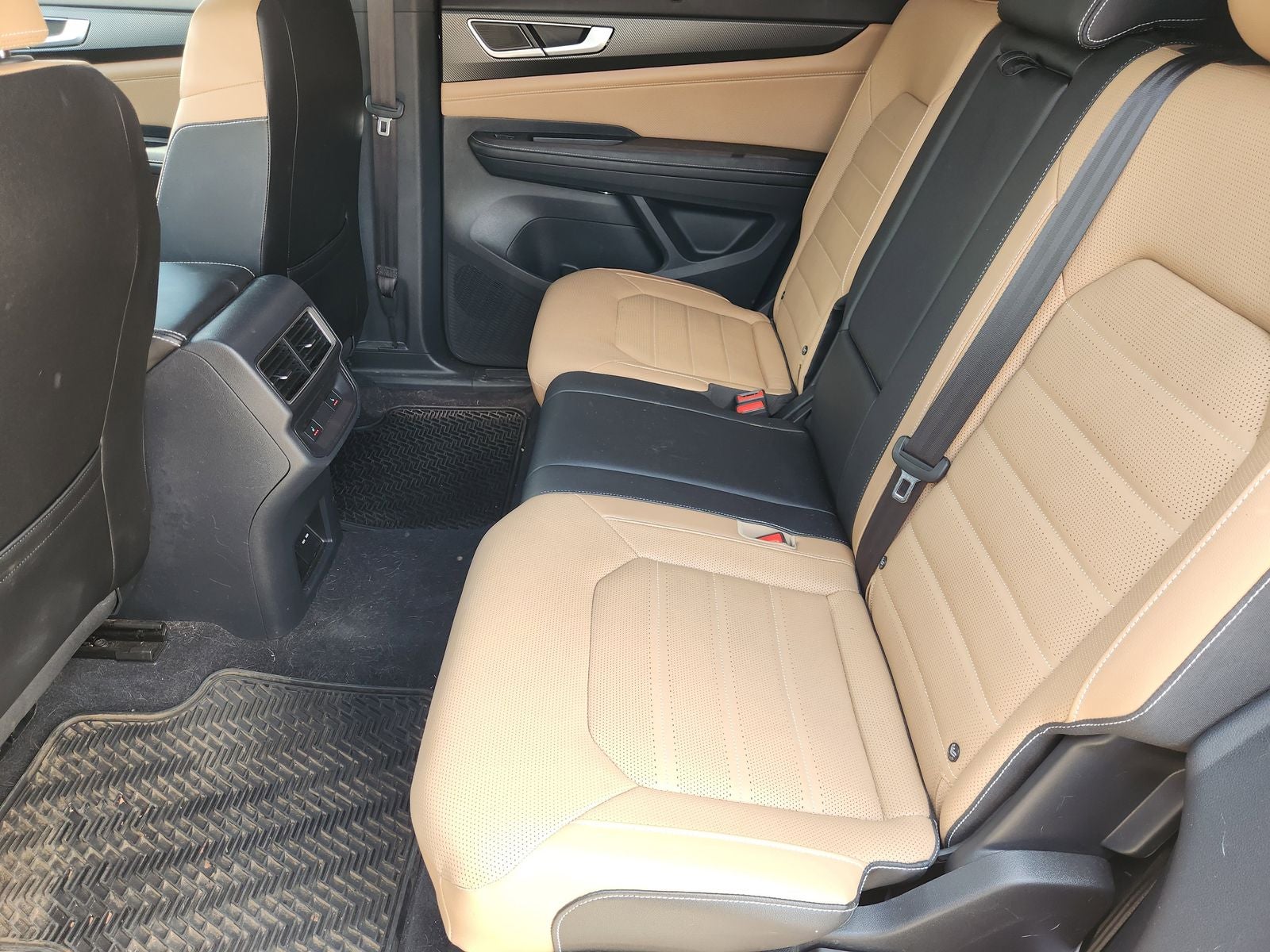 2025 Volkswagen Atlas Cross Sport 2.0T SEL R-Line Black