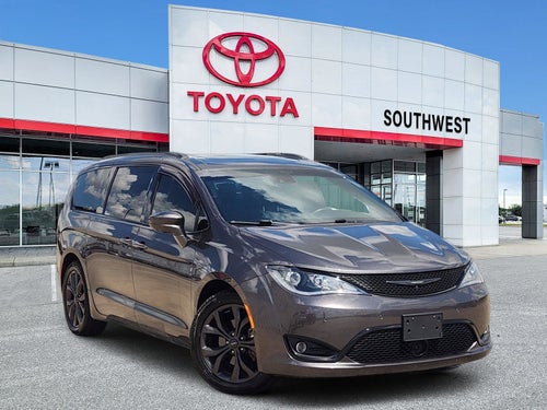 2018 Chrysler Pacifica Touring L Plus