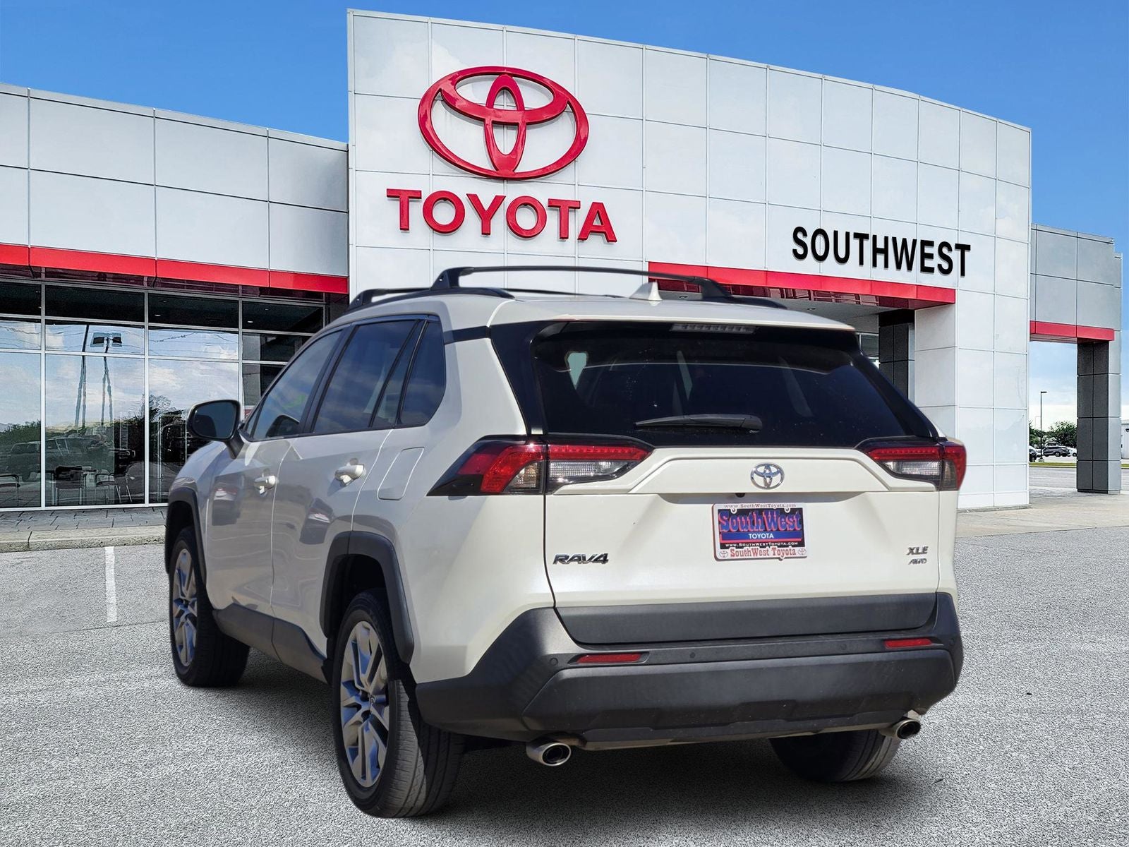 2022 Toyota RAV4 XLE Premium