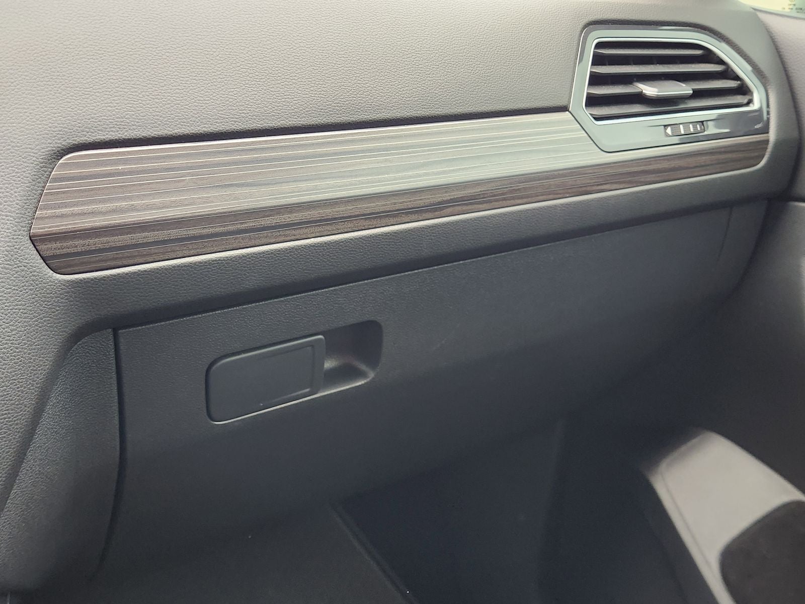 2022 Volkswagen Tiguan 2.0T SEL R-Line