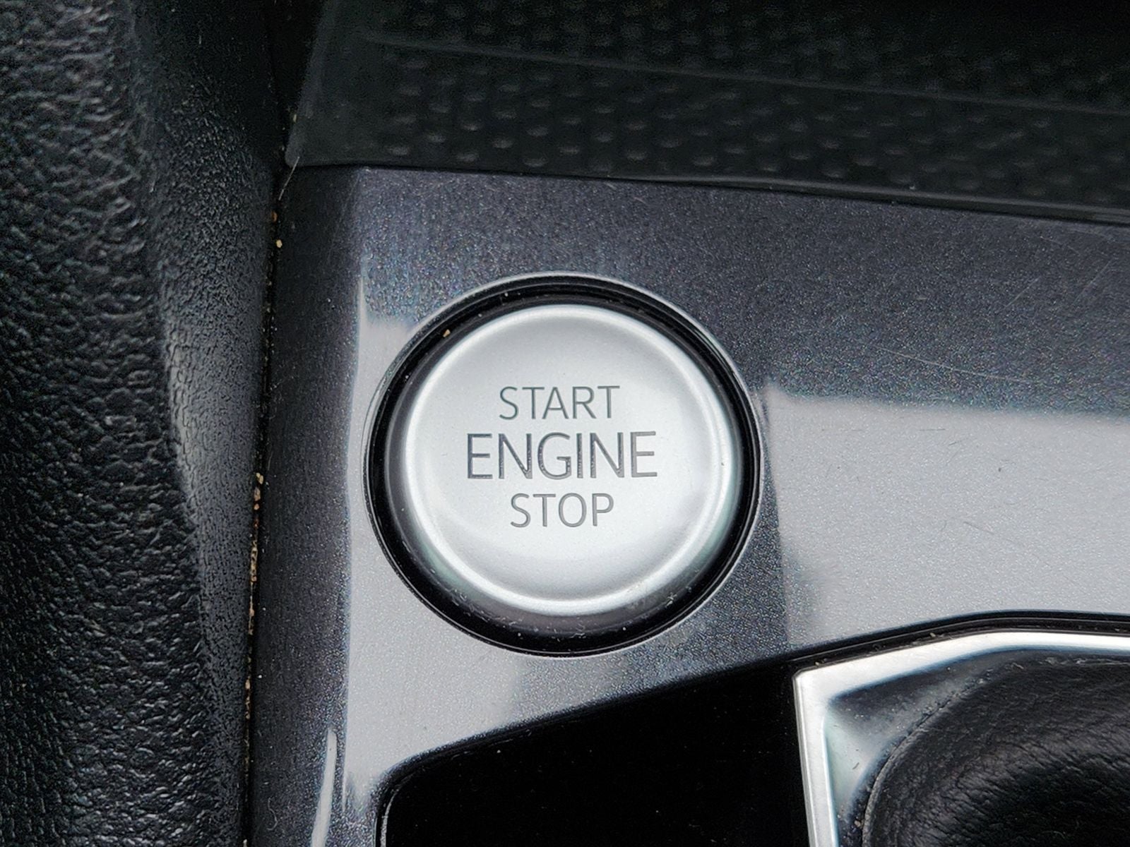 2022 Volkswagen Tiguan 2.0T SEL R-Line