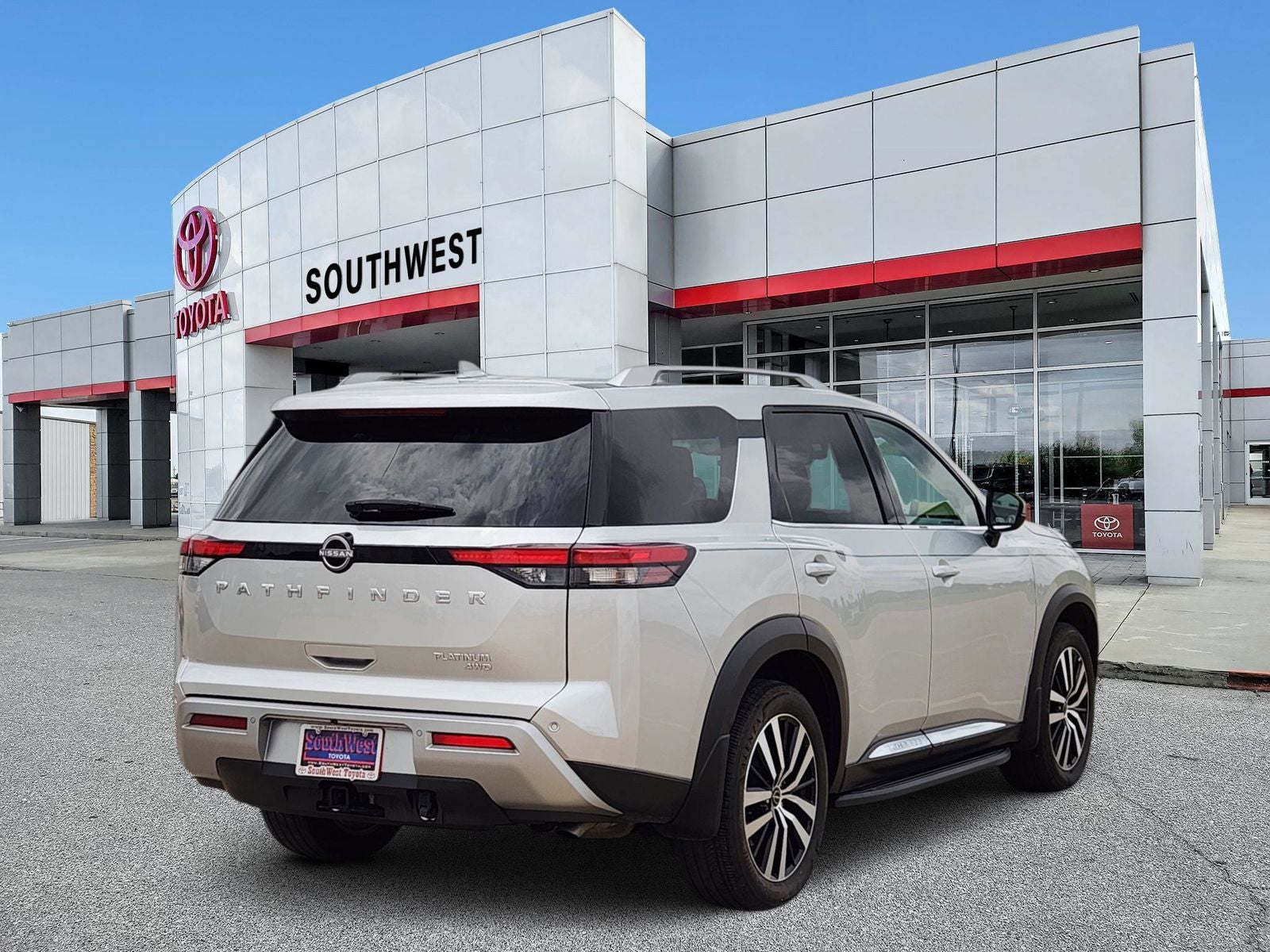 2025 Nissan Pathfinder Platinum
