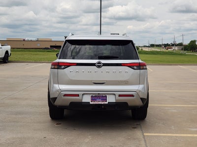 2025 Nissan Pathfinder Platinum