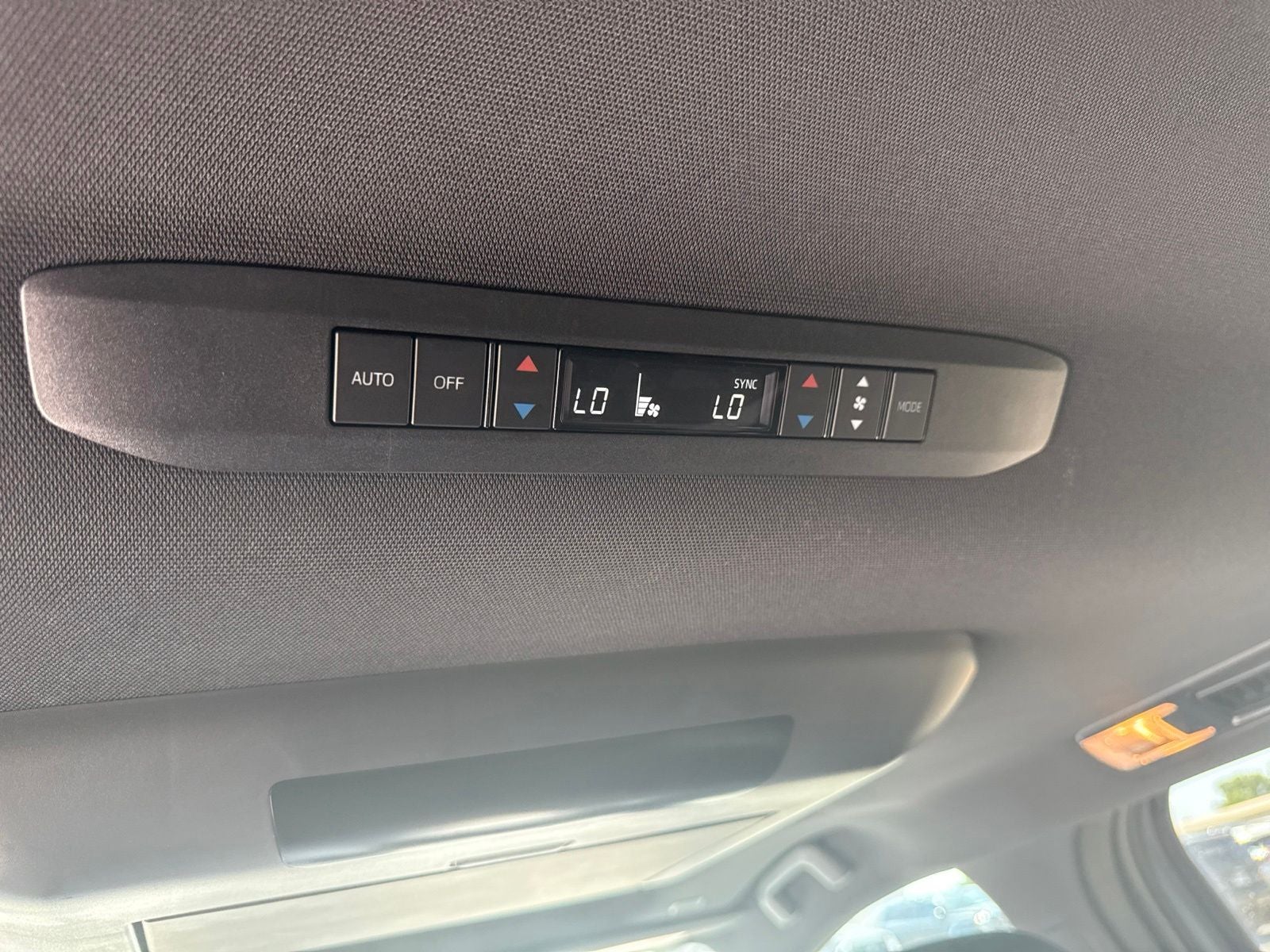 2025 Toyota Sienna Woodland Edition 7 Passenger