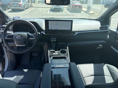 2025 Toyota Sienna Woodland Edition 7 Passenger