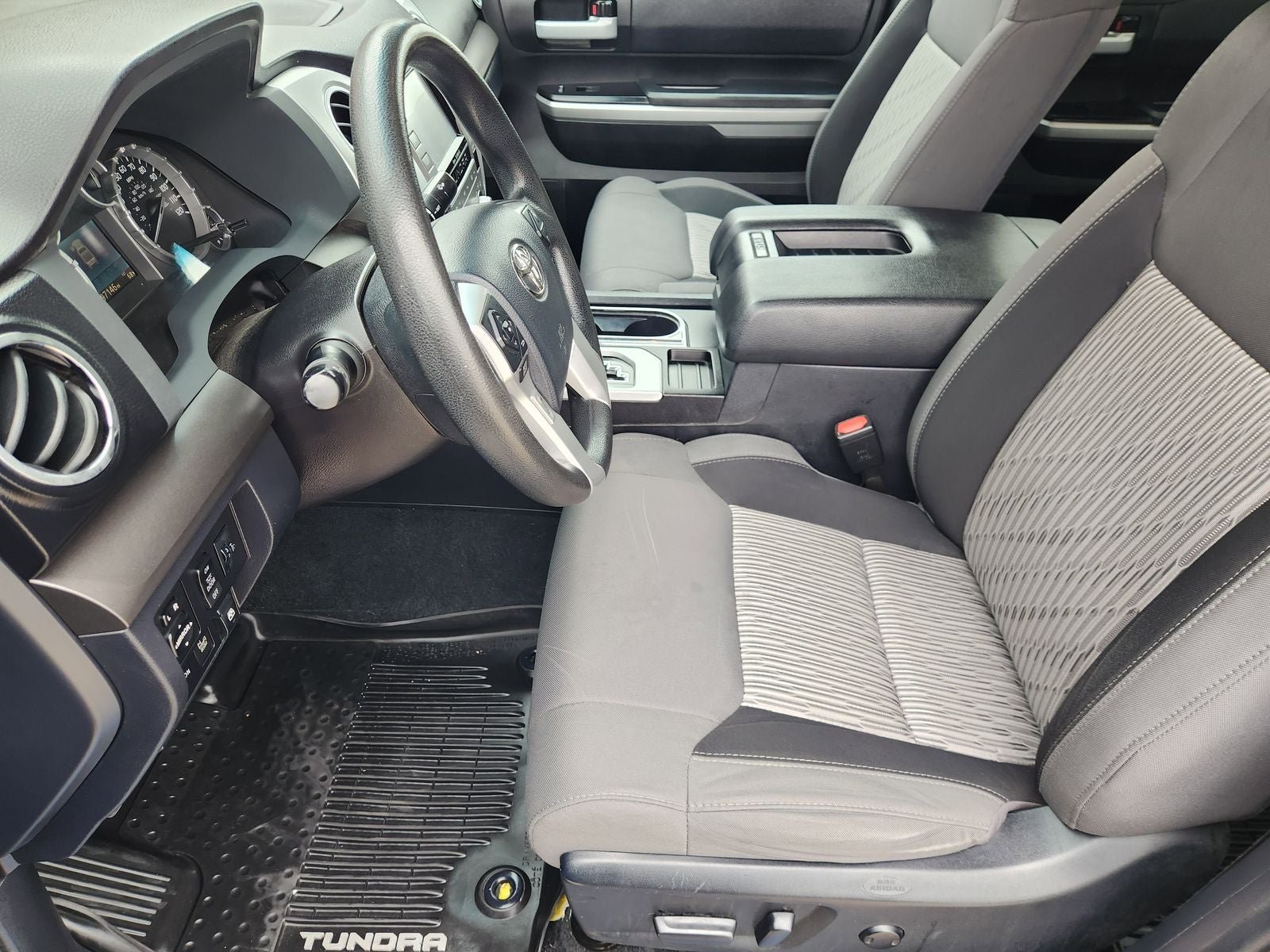 2017 Toyota Tundra SR5