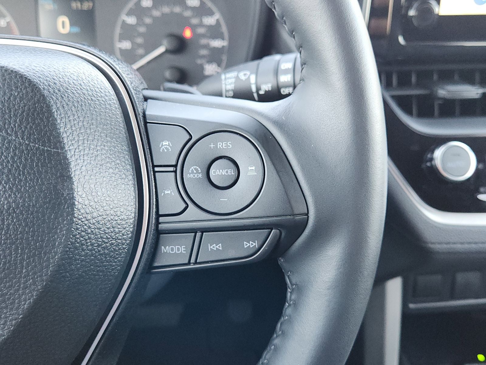 2025 Toyota Corolla Cross Hybrid SE