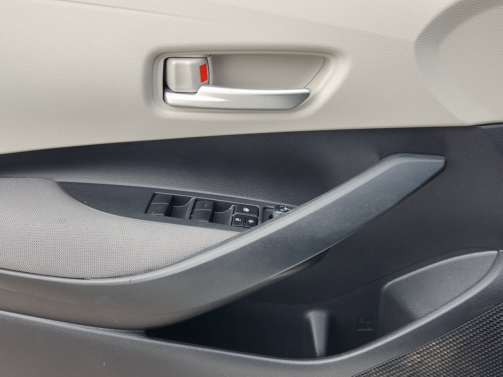 2020 Toyota Corolla Hybrid LE