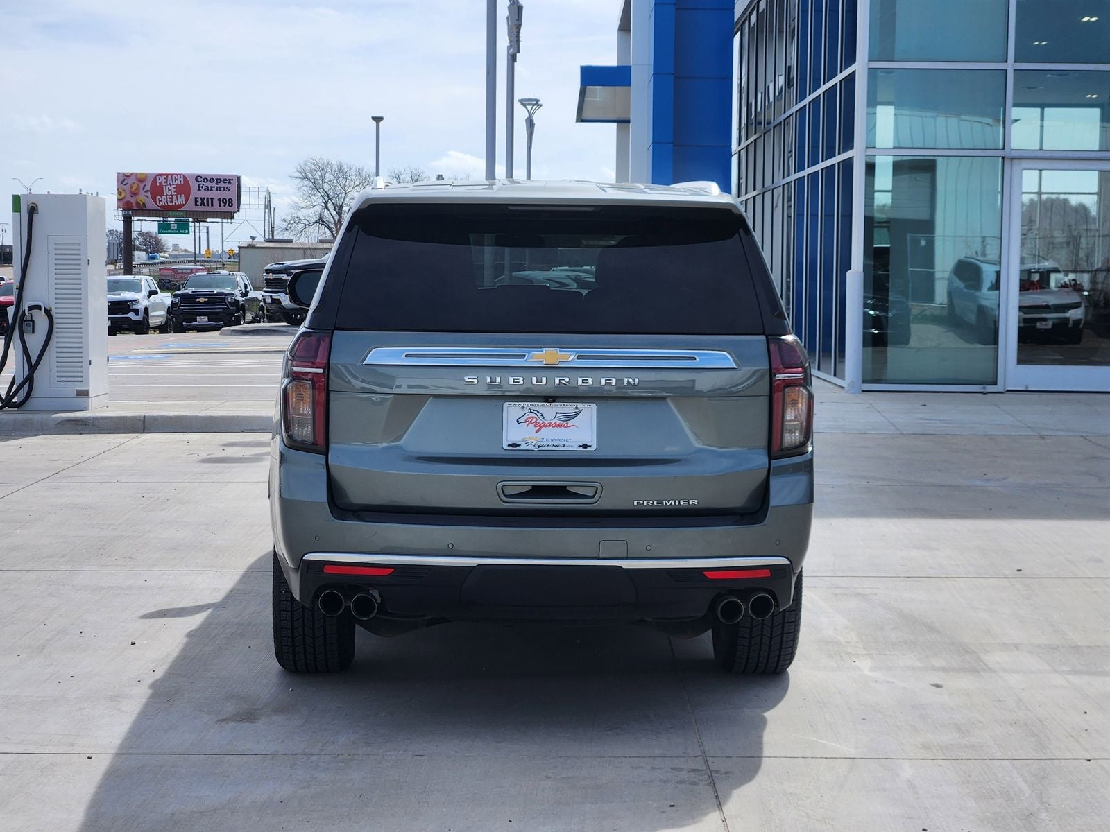 2023 Chevrolet Suburban Premier