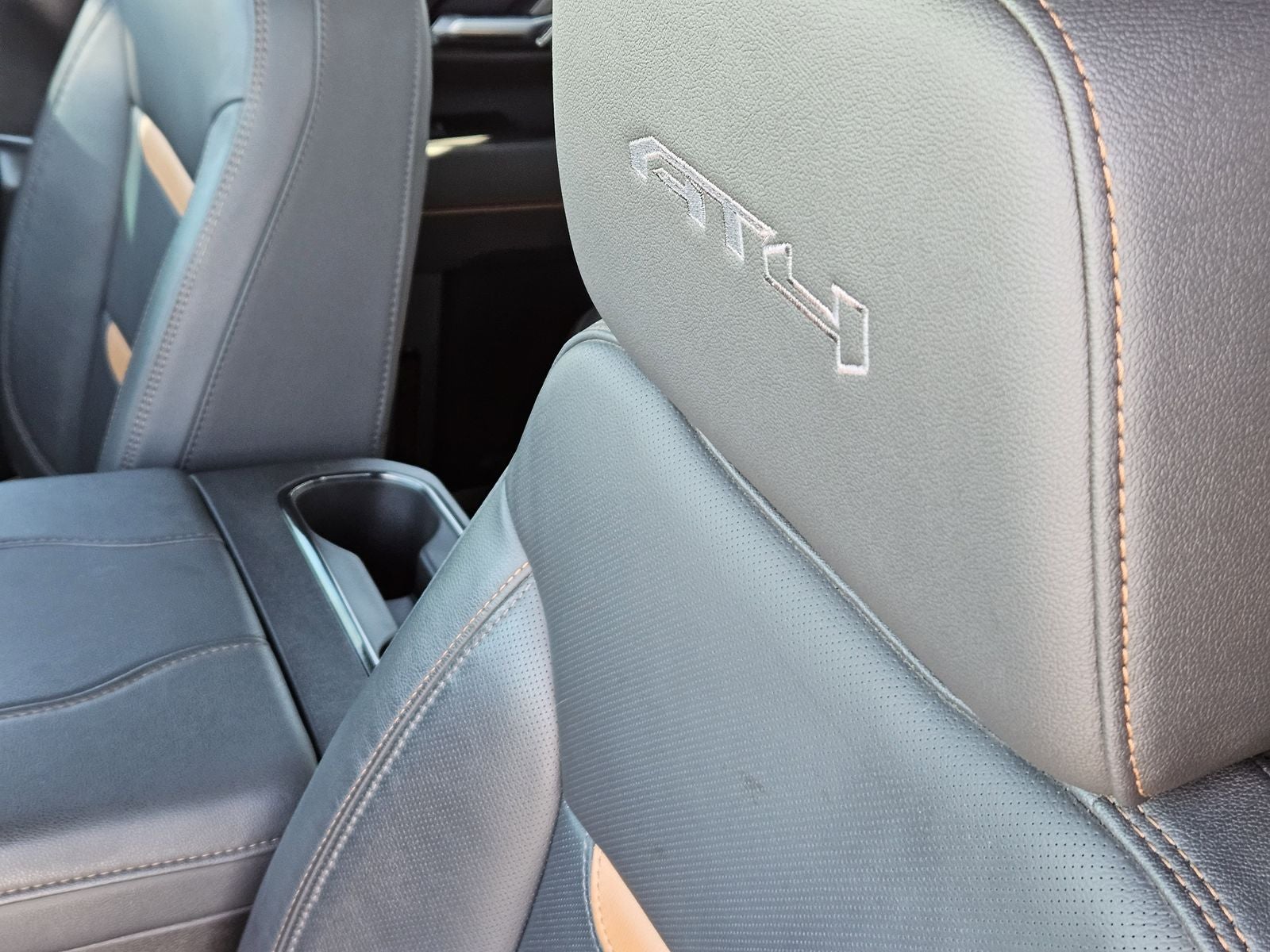 2025 GMC Sierra 2500HD AT4