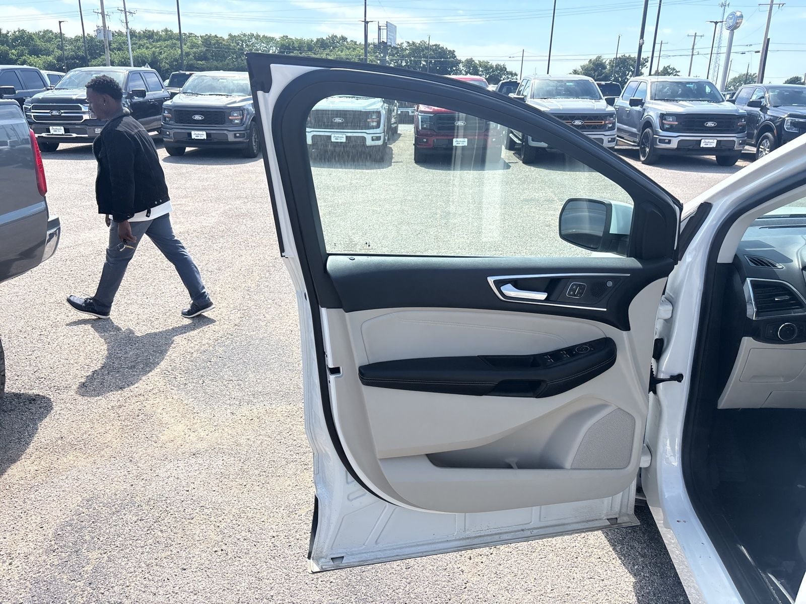 2023 Ford Edge Titanium