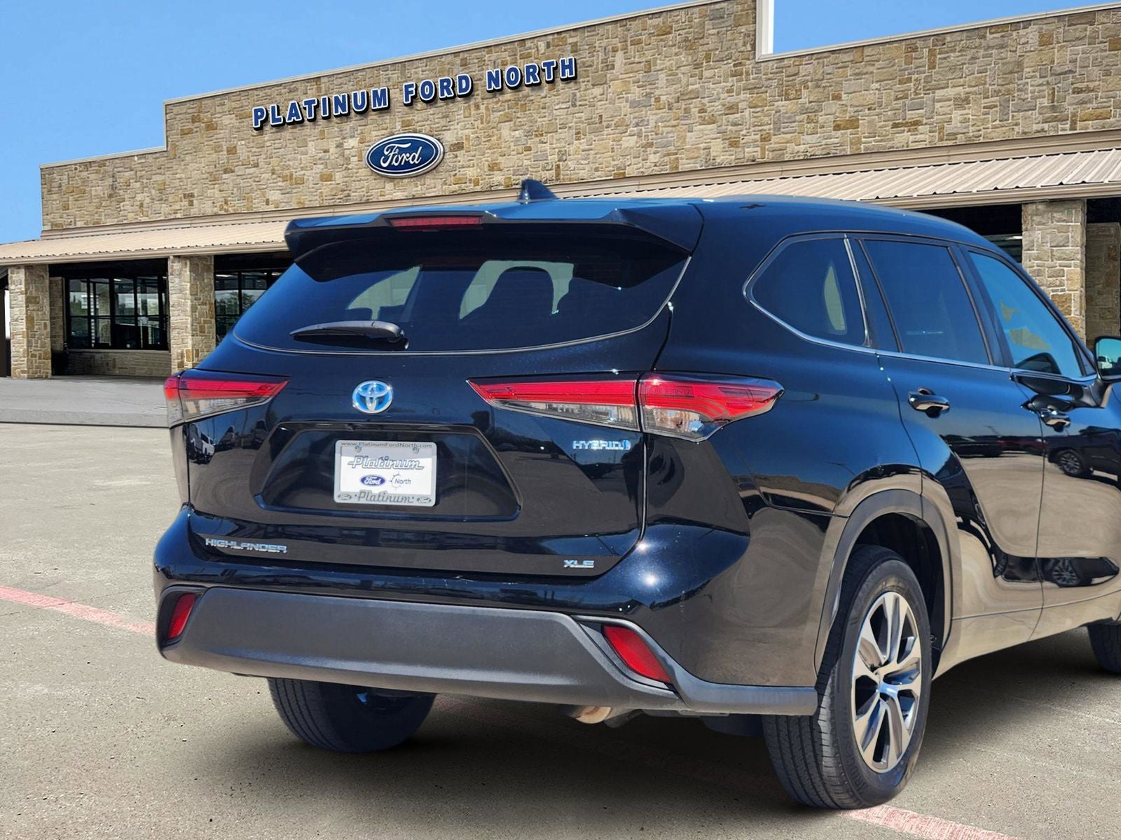 2023 Toyota Highlander Hybrid XLE