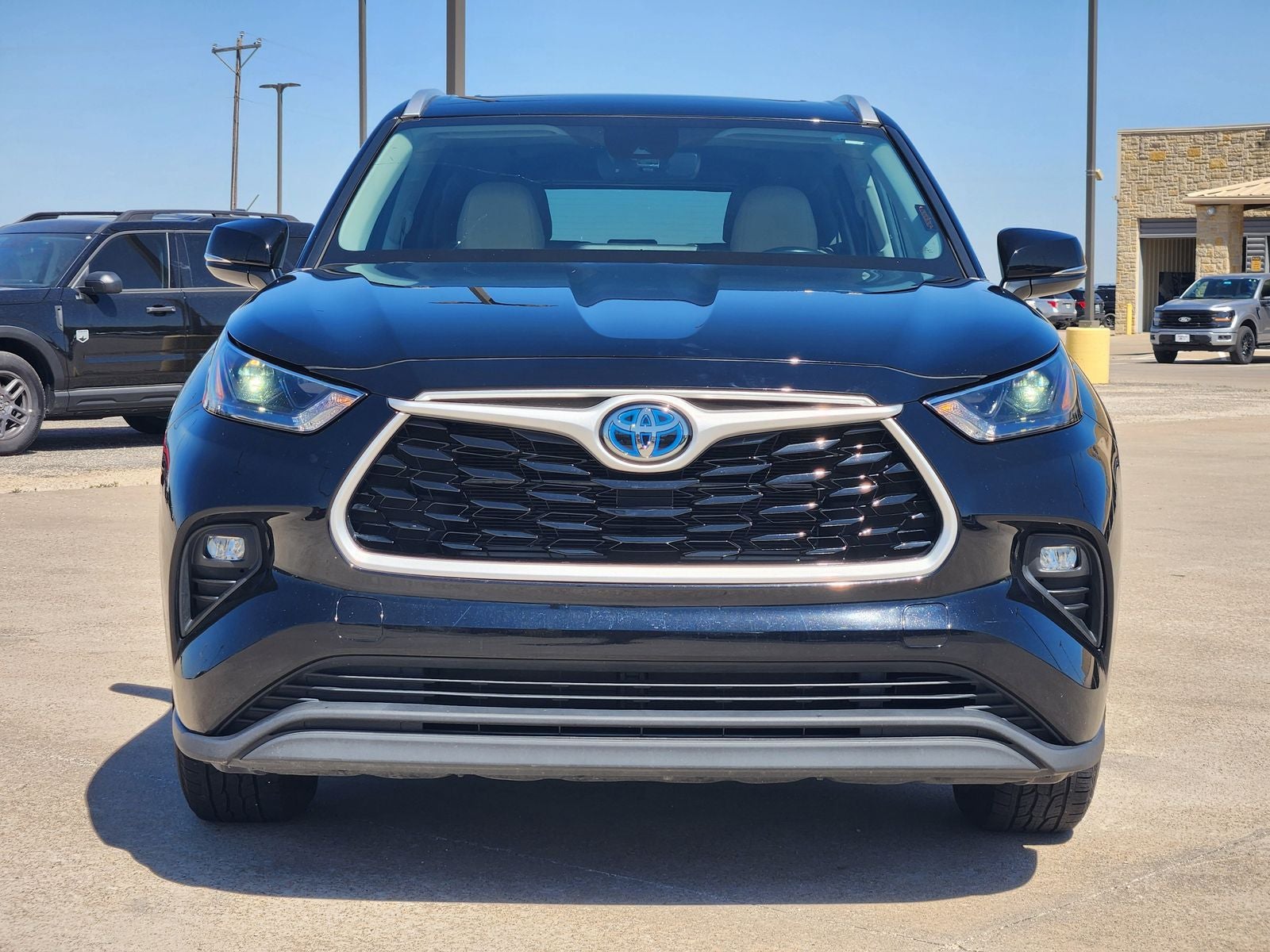 2023 Toyota Highlander Hybrid XLE