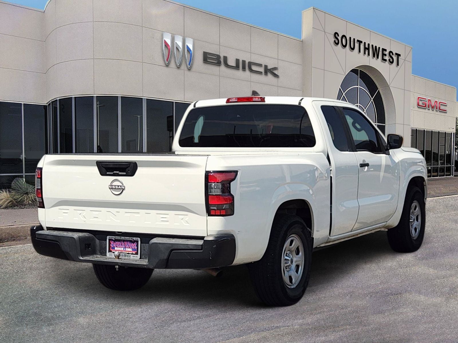 2022 Nissan Frontier S