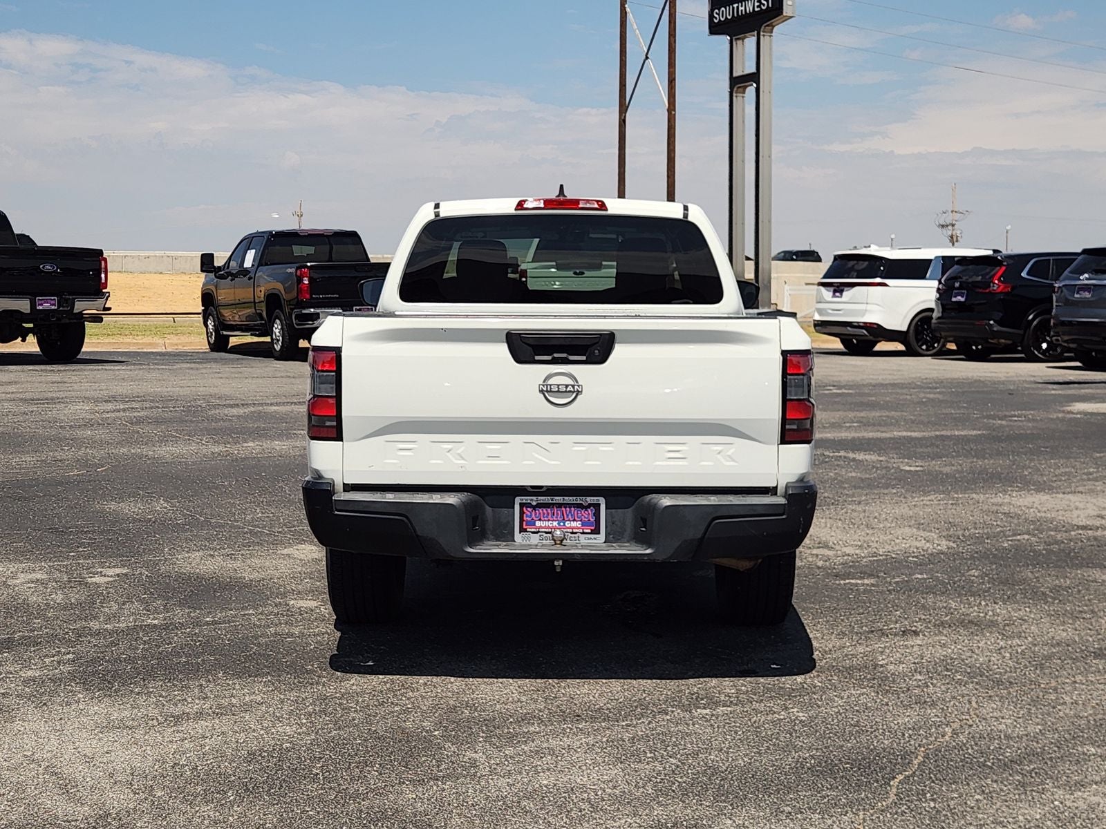 2022 Nissan Frontier S