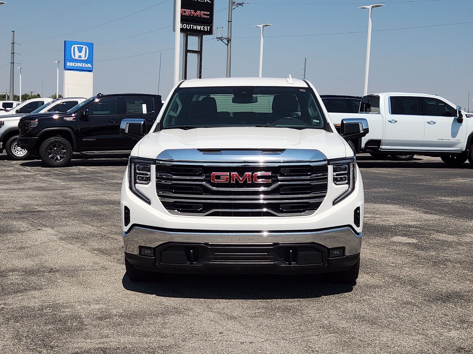 2025 GMC Sierra 1500 SLT