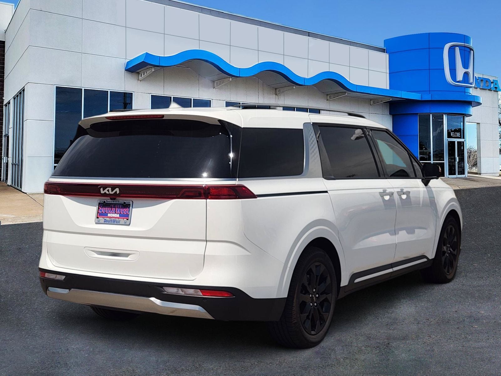 2024 Kia Carnival SX