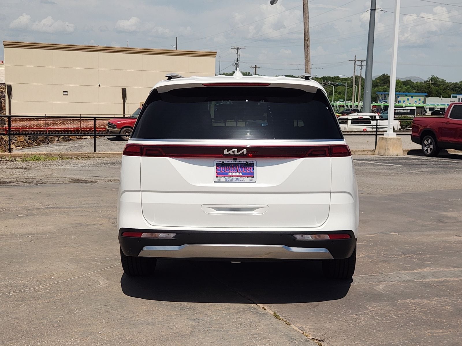 2024 Kia Carnival SX